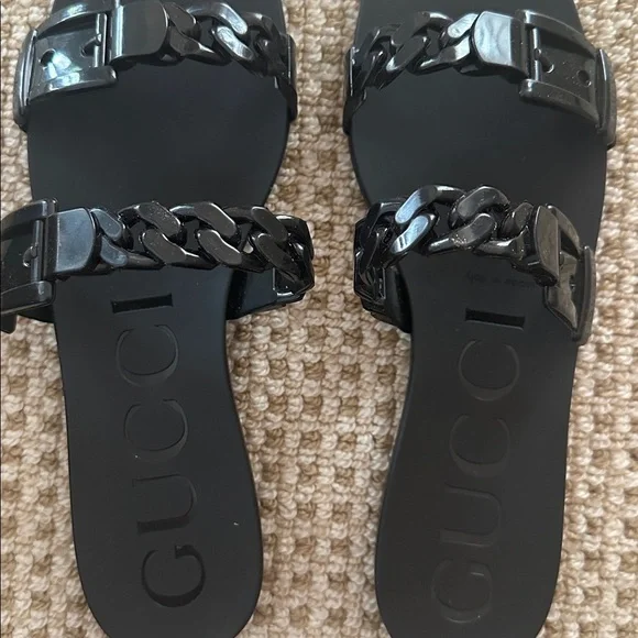 Gucci Black Rubber Chain Slide Sandals Size 37 | Logo Embossed Jelly Flats | NWT - Picture 2 of 7